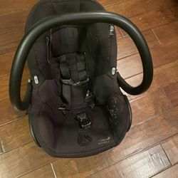 Maxi Cost Infant Car seat!