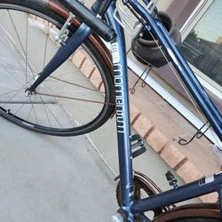 Momentum Bike. 