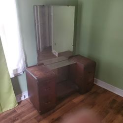 Antique Vanity dresser