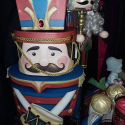 Christmas Items MAKE OFFERS 