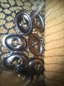 6 Southwestern oval slotted Conchos