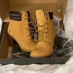 Timberland Size 7.5 6in Boots
