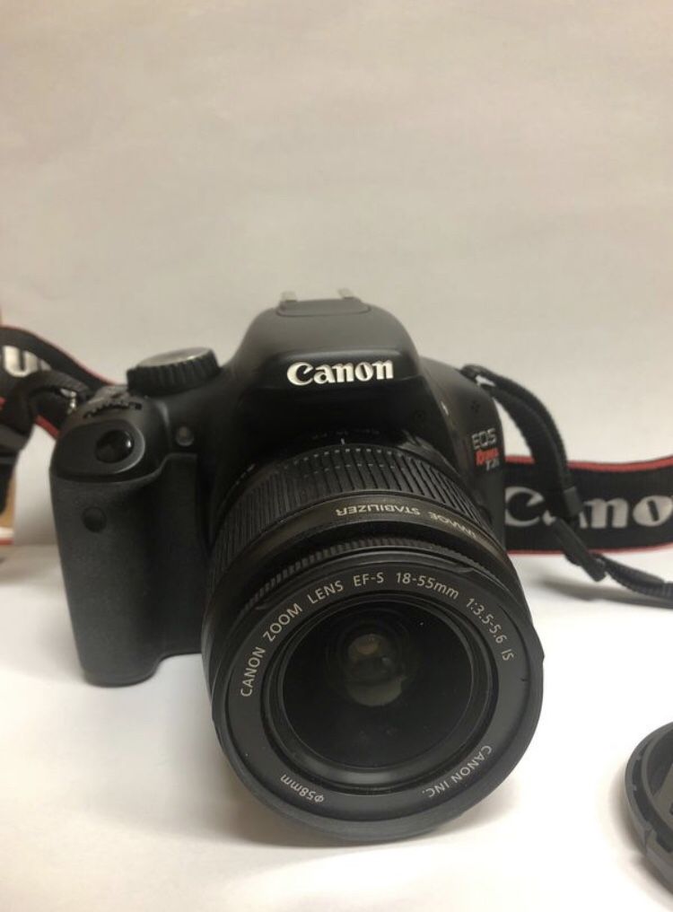 Canon Rebel T2i EOS 550D Camera 18-55mm Lens Plus Accessories