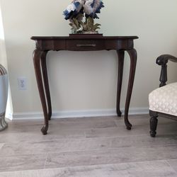 Queen Anne Design Console Table With Drawer