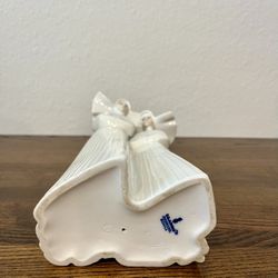 Lladro flying nuns figurine 