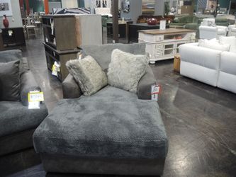 Catnapper Boulevard Two-Tone Oversized Chaise - Graphite Steel, Floor Sample