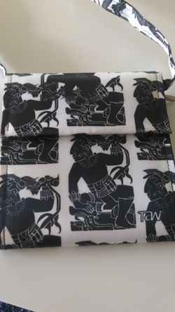 Wallet/bag over the shoulder - maya theme