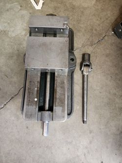 Kurt D675 maching Vise