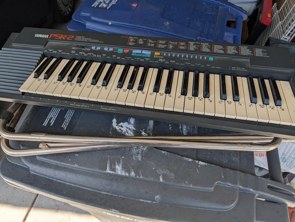 Yamaha Psr-2 Electronic Keyboard 