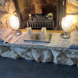 2 Lamps And 2 Candle Holders Include The Candles Withe The Try 