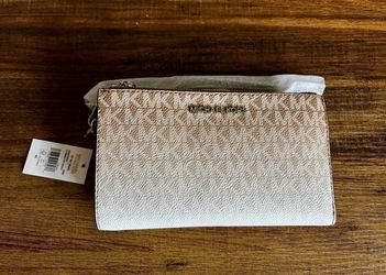 Michael Kors Wristlet