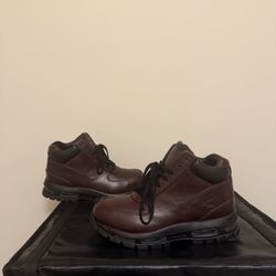 Nike Boots Men’s 9.5 Burgundy 