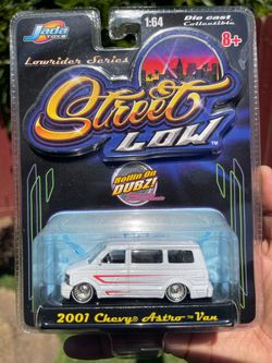 Jada Toys 1:64 Scale Street Low Rollin On Dubz 2001 Chevy Astro Van die-cast