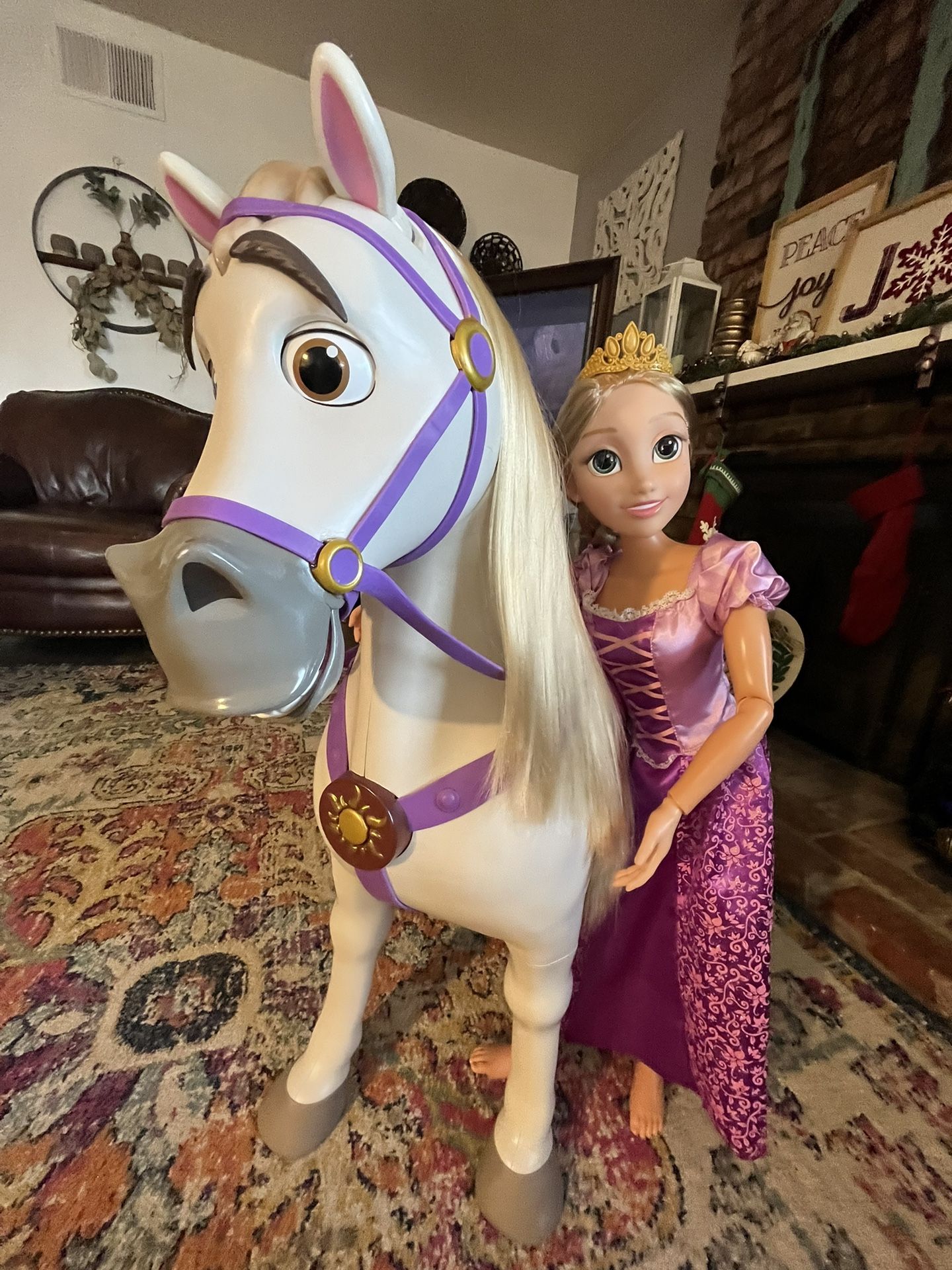 Disney Tangled Rapunzel 32 Inch Doll With Maximus horse