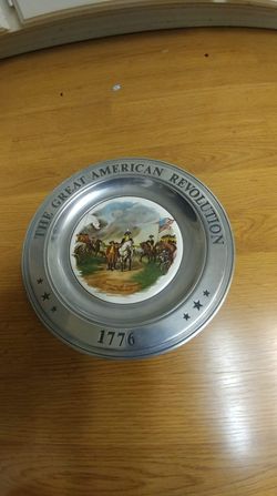 1976 American Revolution pewter plate with porcelain insert