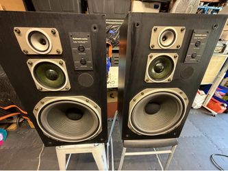 Vintage Quality NEC Aus-8300e 3 way  speakers- sample models 4/29/79
