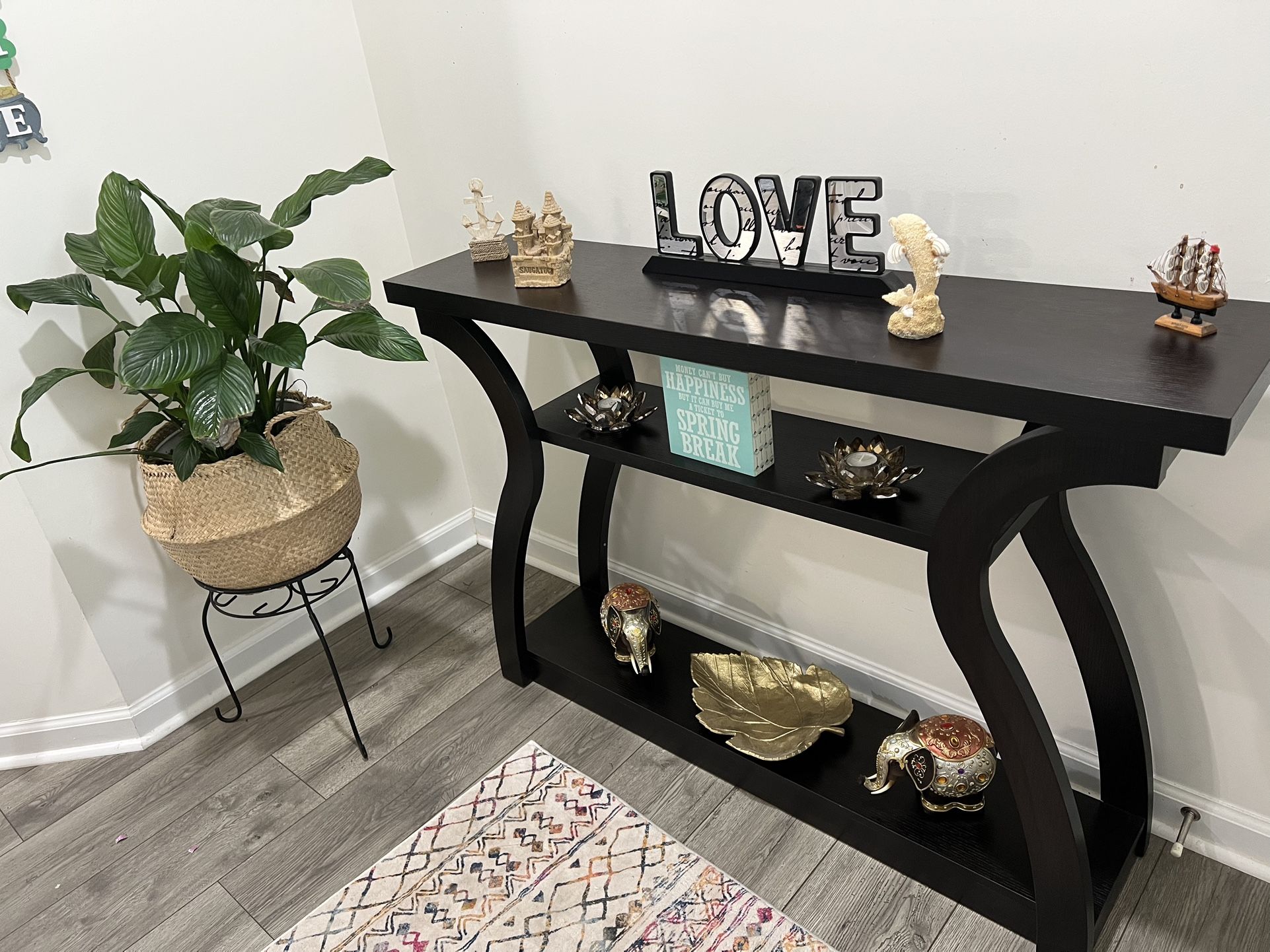 Entry Way Table