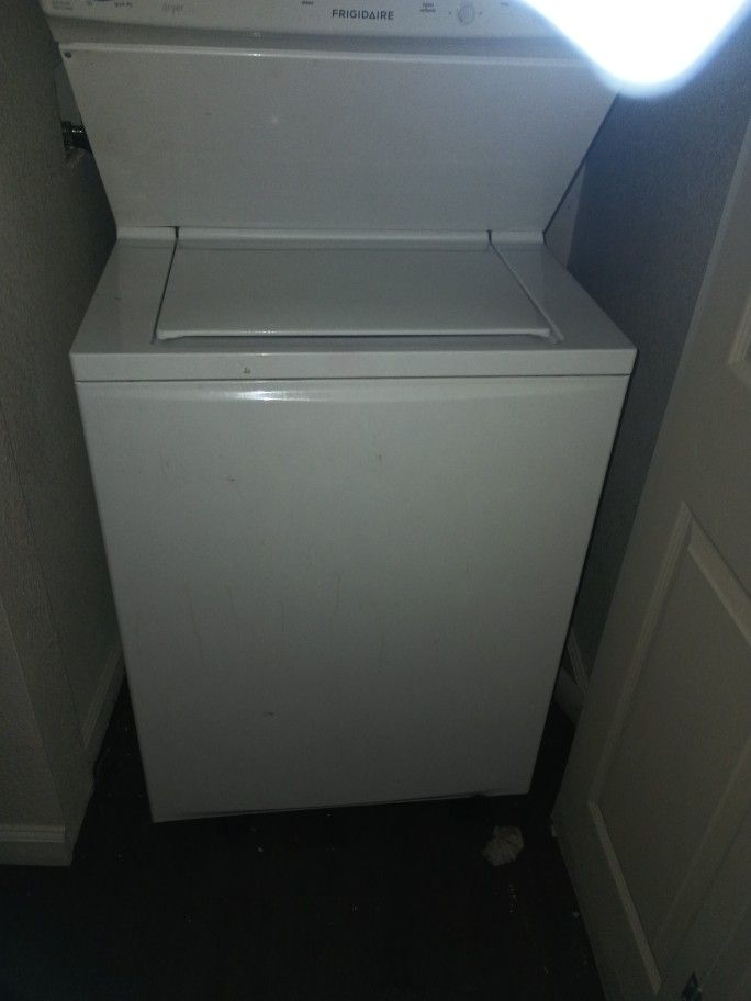 Frigidaire Stackable Washer/Dryer Combo