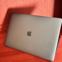 Apple MacBook Pro 15” Retina, Touch Bar, I7, 16GB RAM 256GB SSD macOS 15.1 Sequoia $500
