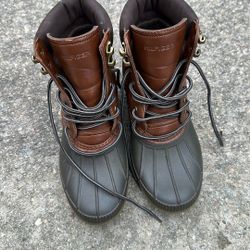 I Am Selling This Rain Boot used normal Wear 