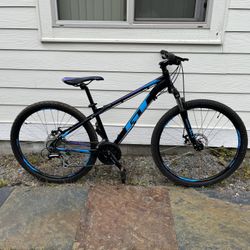 GT Laguna Pro Mountain Bike  