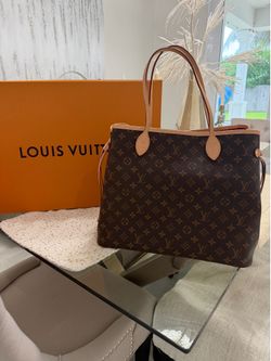 Loui Vuitton Purse