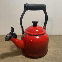 Le Creuset Demi Whistling Tea Kettle Cerise Cherry Red Enamel 1.25 Qt