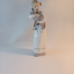 LLADRO 1010 GIRL WITH LAMB VINTAGE 1977  8-1/2" H FINE PORCELAIN FIGURINE 