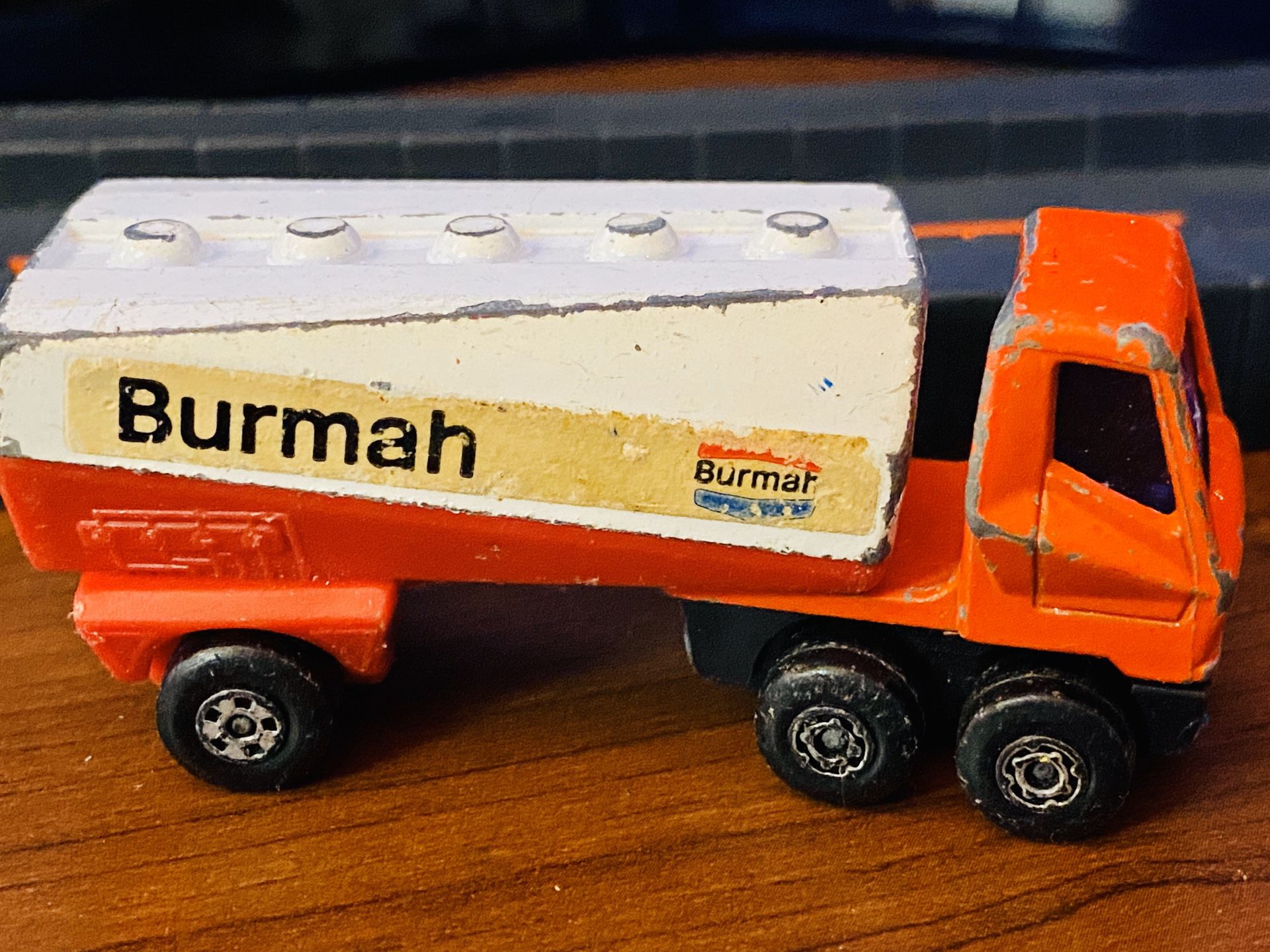 Matchbox Superfast Lesney Made in England 1973 freeway gas hauler rare in good condition