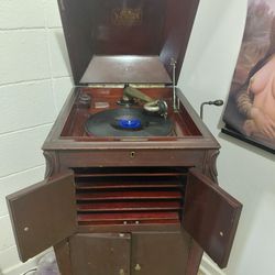 1920's Victrola Talking Machine