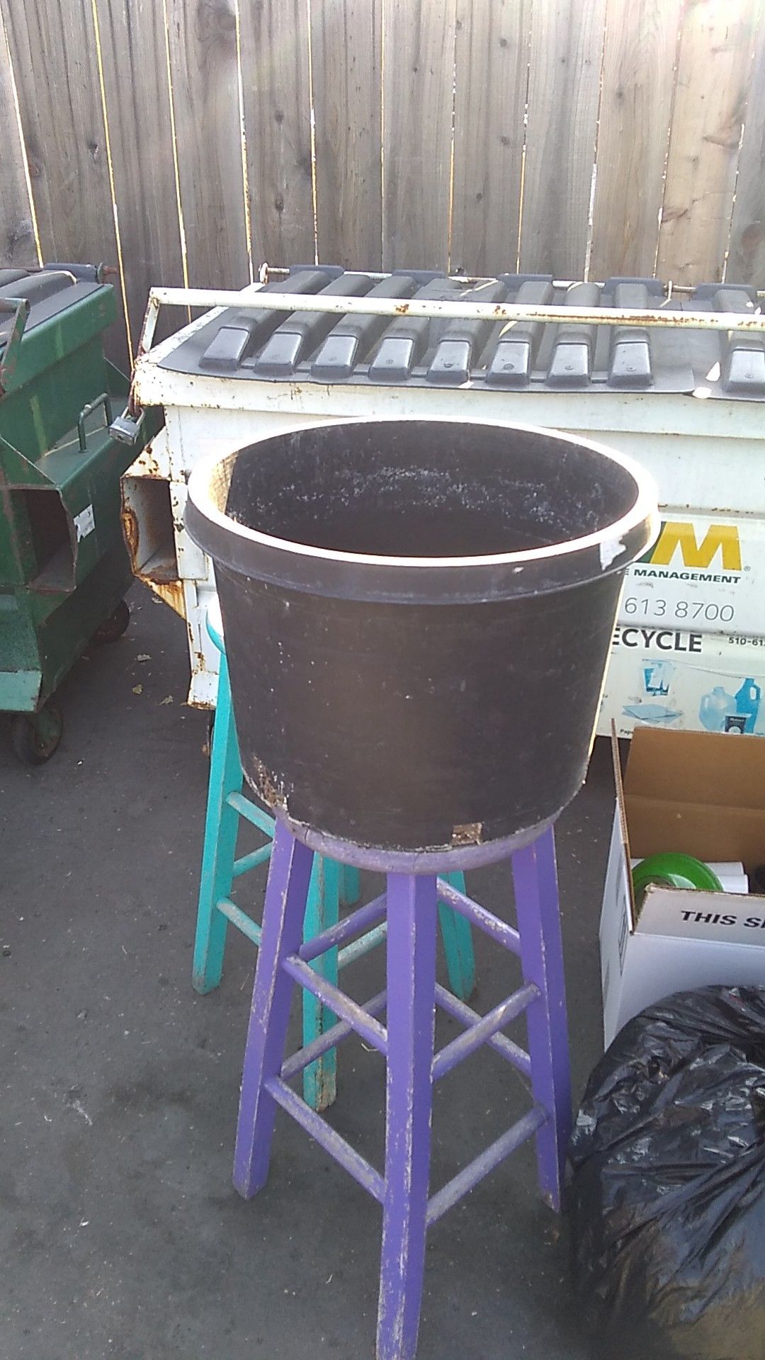 5 gallon plant pots