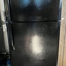 Frigidaire Refrigerator 18 Cubic Feet 