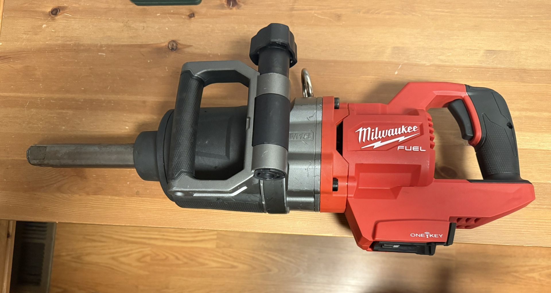 Milwaukee. FUEL 1”D Impacts wrench