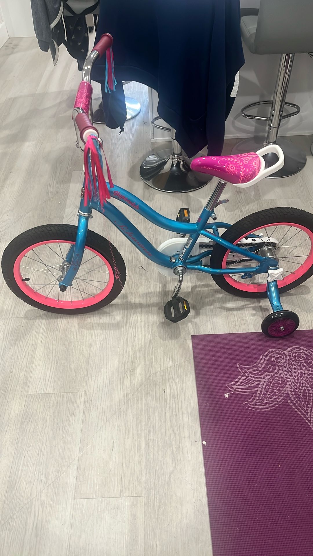 🚲 Schwinn Kids’ Bike with Training Wheels – Fun, Safe, and Stylish Ride!