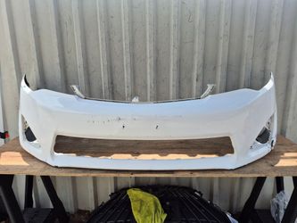 2012 2013 2014 TOYOTA CAMRY L LE XLE FRONT BUMPER COVER ORIGINAL USED