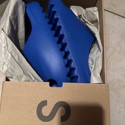 Yeezy Slide Azure Size 10