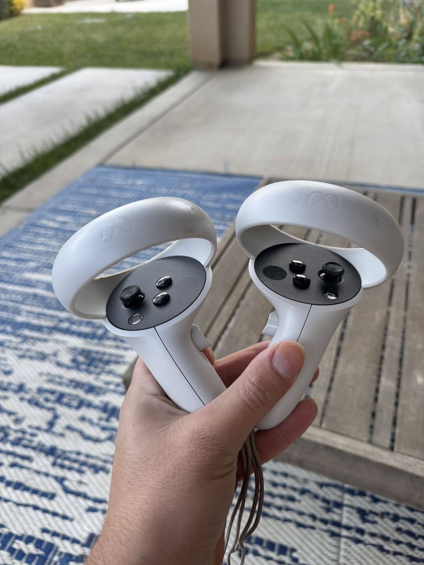 Meta Quest 2 Controllers (Left & Right) – Excellent Condition, Fully Functional