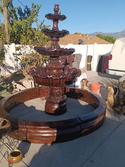 Concrete Fountain With Round Base