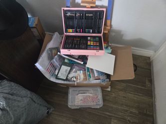 Arts & Craft Supplies