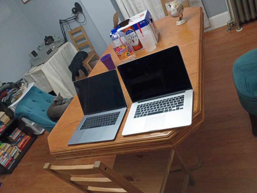 2 MacBook Pros One Works Fine Comes With Original Charger And The Other No Charger 