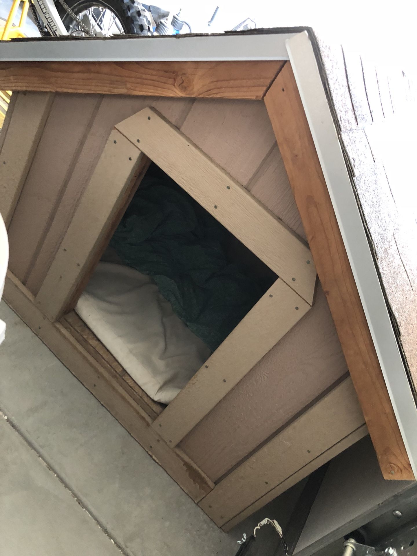 Shed World Dog House