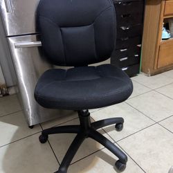 Silla de oficina Con Ruedas/ Desk Rolling Chair (good Conditions/ Buenas Condiciones) (details In Photos/detalles En Fotos) 