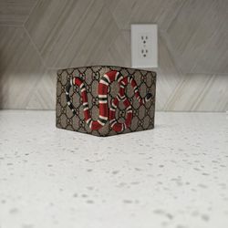 NEED SOLD Brand new Gucci Wallet