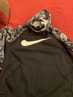Men’s size large Nike sweatshirt