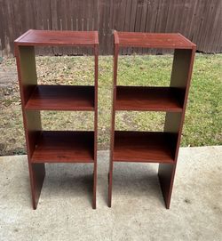 2 Matching Bookcases / Shelves