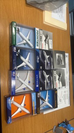 Model airline planes