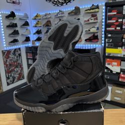 AIR JORDAN 11 RETRO “CAP AND GOWN” SIZE 11.5