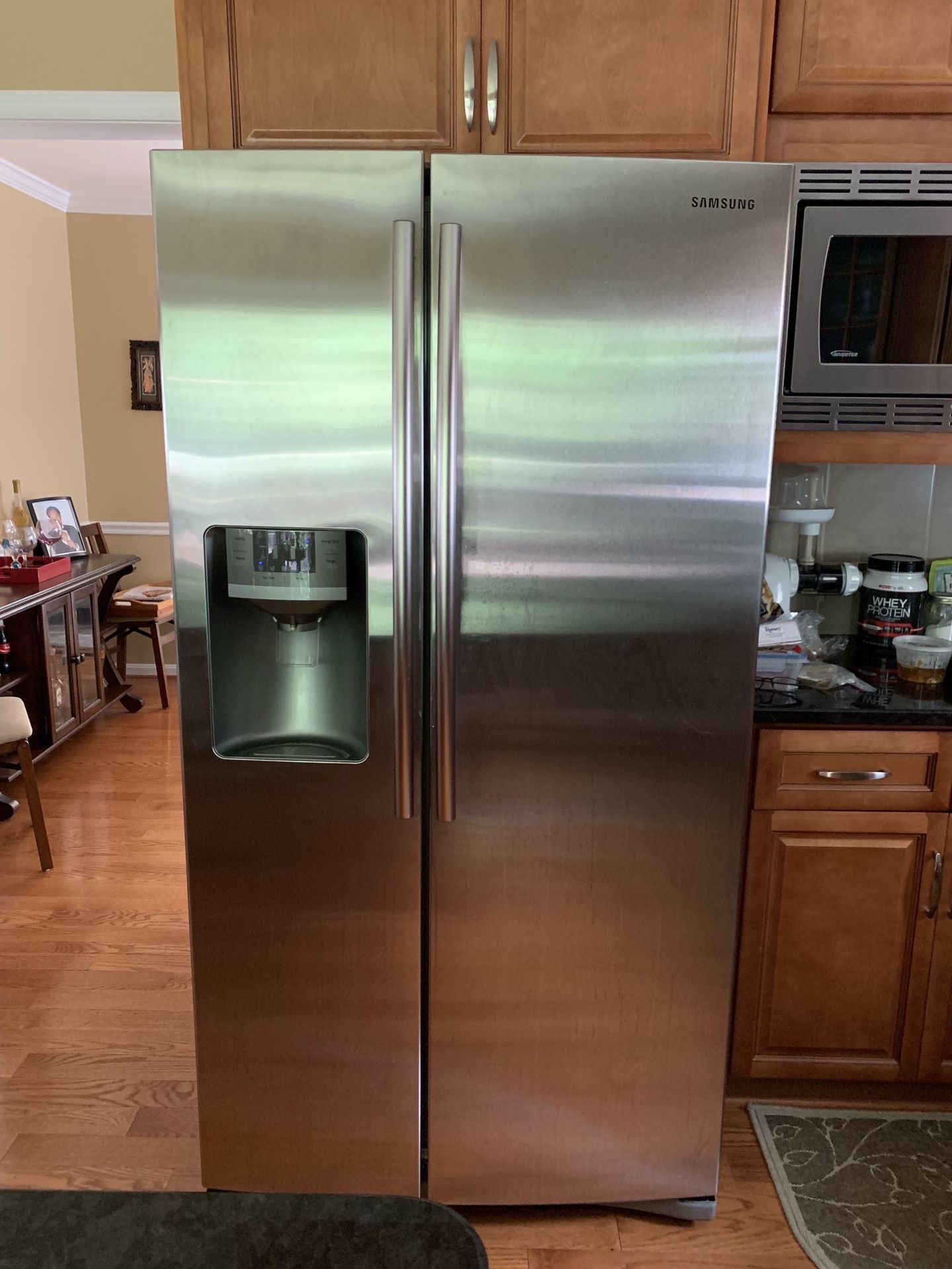 Refrigerator Samsung Stainless Steel Side by Side w/Ice & Water Dispenser