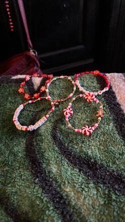 Costume Jewelry Must Pick Up