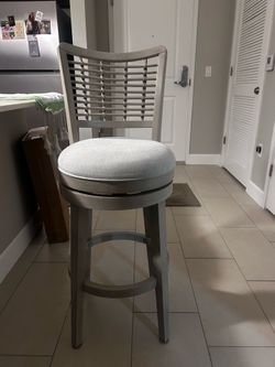 Rooms 2 Go Gray Bar Stool (Swivel)